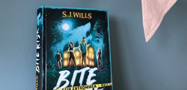 „Bite Risk – Kein Entkommen“ von S.J. Wills, erschienen bei dtv (übersetzt von Maren Illinger) ᵘⁿᵇᵉᶻᵃʰˡᵗᵉ ᵂᵉʳᵇᵘⁿᵍ, ᴿᵉᶻᵉⁿˢⁱᵒⁿˢᵉˣᵉᵐᵖˡᵃʳ