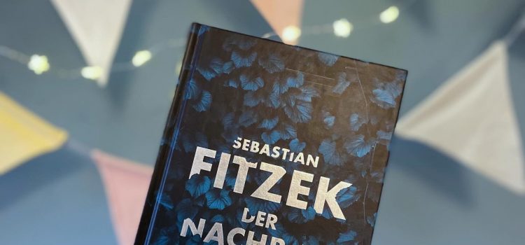 „Der Nachbar“ von Sebastian Fitzek, erschienen bei Droemer ᵘⁿᵇᵉᶻᵃʰˡᵗᵉ ᵂᵉʳᵇᵘⁿᵍ, ᴿᵉᶻᵉⁿˢⁱᵒⁿˢᵉˣᵉᵐᵖˡᵃʳ