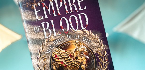 „We Who Will Die (Empire of Blood, Band 1)“ von Stacia Stark, erschienen bei dtv (Ü: Michelle Gyo) ᵘⁿᵇᵉᶻᵃʰˡᵗᵉ ᵂᵉʳᵇᵘⁿᵍ, ᴿᵉᶻᵉⁿˢⁱᵒⁿˢᵉˣᵉᵐᵖˡᵃʳ