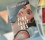 „Pina fällt aus“ von Vera Zischke, erschienen bei List ᵘⁿᵇᵉᶻᵃʰˡᵗᵉ ᵂᵉʳᵇᵘⁿᵍ, ᴿᵉᶻᵉⁿˢⁱᵒⁿˢᵉˣᵉᵐᵖˡᵃʳ