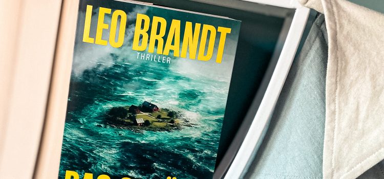 „Das Gehöft“ von Leo Brandt, erschienen bei dtv ᵘⁿᵇᵉᶻᵃʰˡᵗᵉ ᵂᵉʳᵇᵘⁿᵍ, ᴿᵉᶻᵉⁿˢⁱᵒⁿˢᵉˣᵉᵐᵖˡᵃʳ